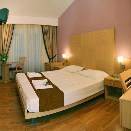 Sandy Bay Hotel Plomari 部屋 写真
