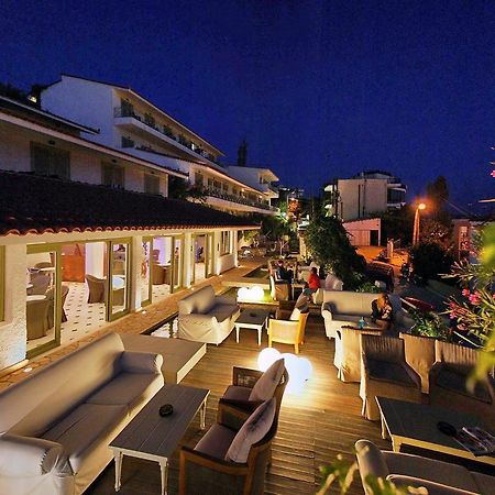 Sandy Bay Hotel Plomari エクステリア 写真