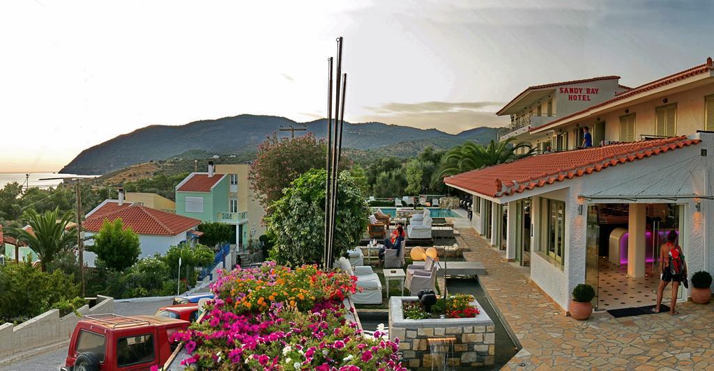 Sandy Bay Hotel Plomari エクステリア 写真
