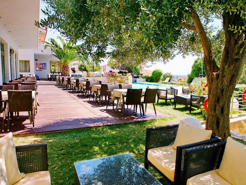 Sandy Bay Hotel Plomari エクステリア 写真