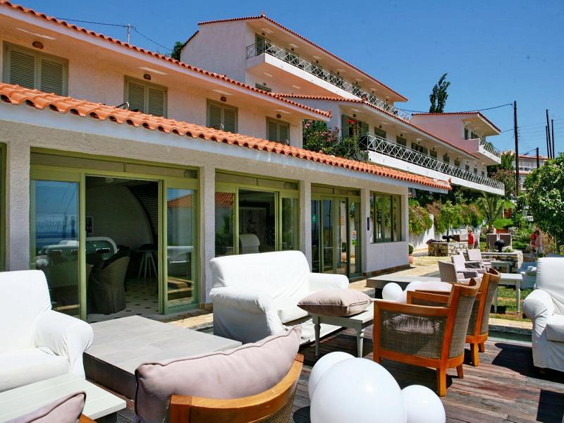 Sandy Bay Hotel Plomari エクステリア 写真