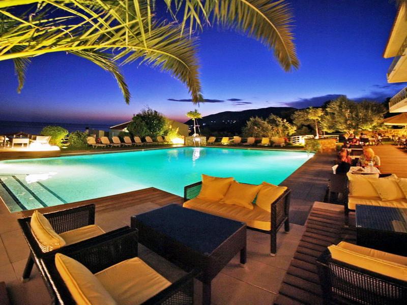 Sandy Bay Hotel Plomari エクステリア 写真