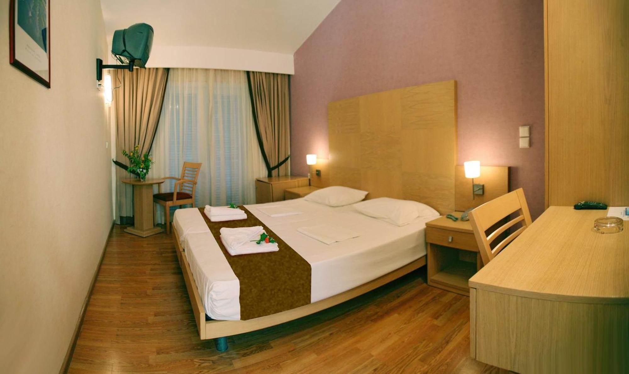 Sandy Bay Hotel Plomari 部屋 写真