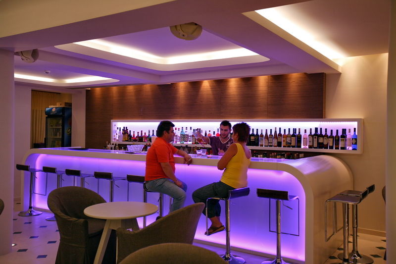Sandy Bay Hotel Plomari エクステリア 写真