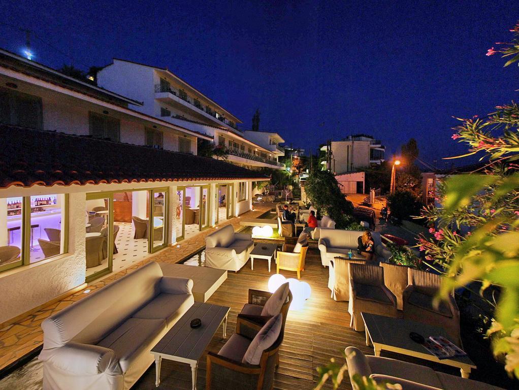 Sandy Bay Hotel Plomari エクステリア 写真