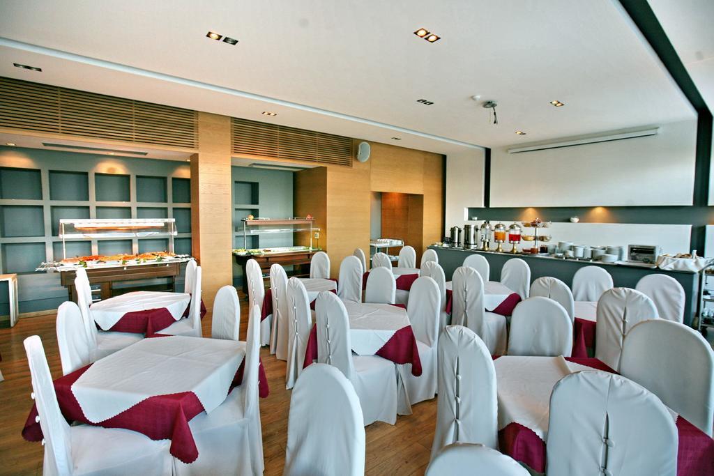 Sandy Bay Hotel Plomari エクステリア 写真