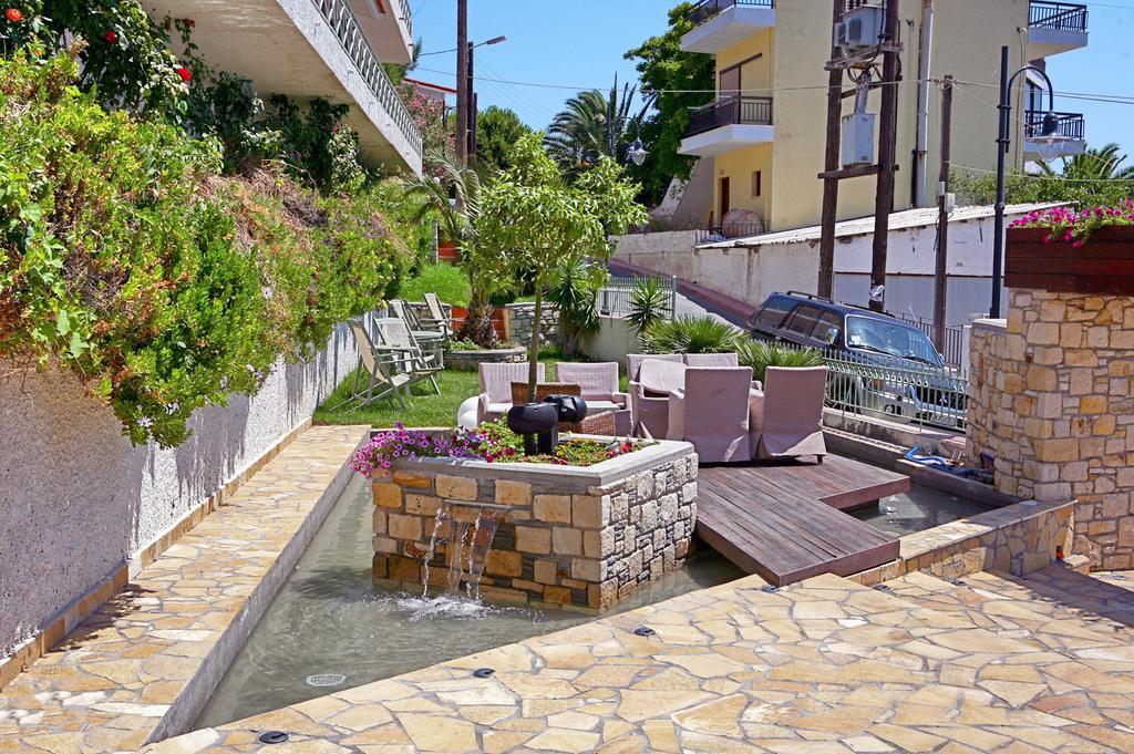 Sandy Bay Hotel Plomari エクステリア 写真